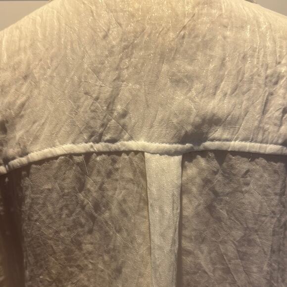 Reset by Jane NWOT Elegant White Bell Sleeve Blouse with Notched Collar - Picture 7 of 12